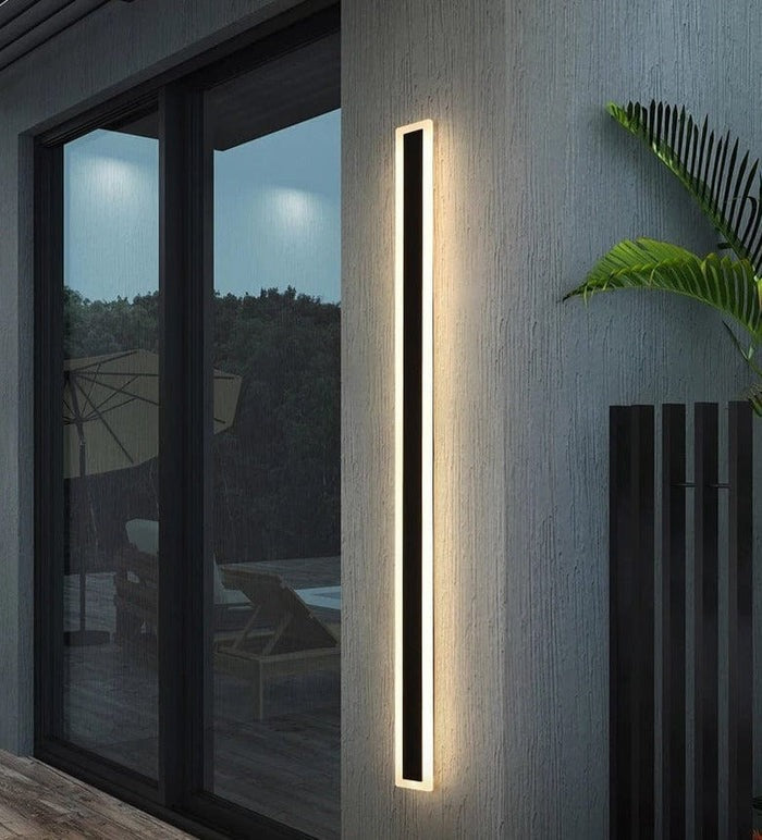 The Sleek Wall Light