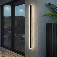 The Sleek Wall Light