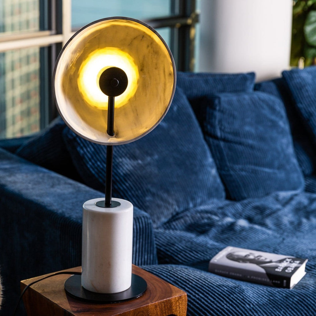 Classic Iris Lamp