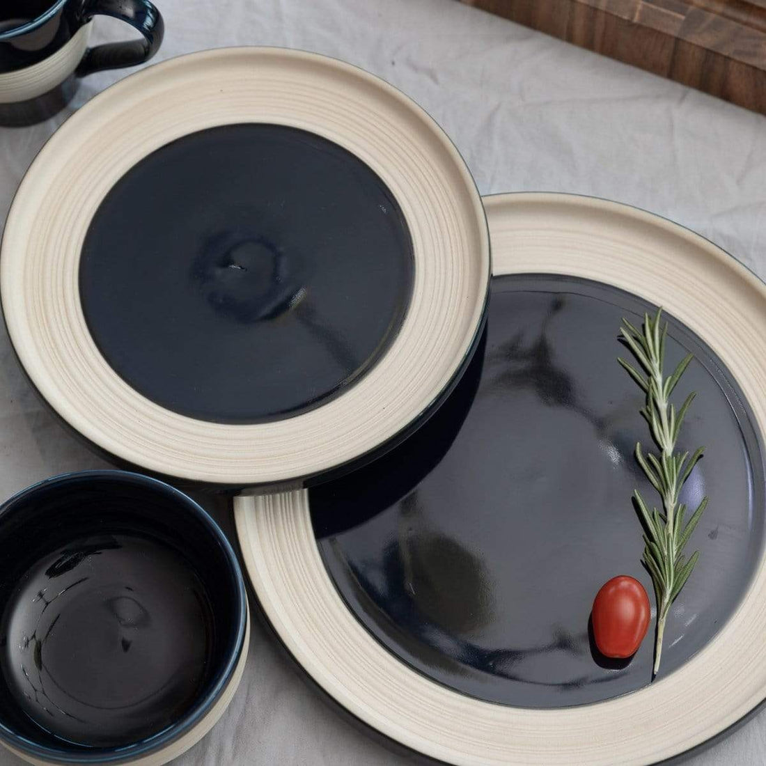 Minimalist Dinnerware Set