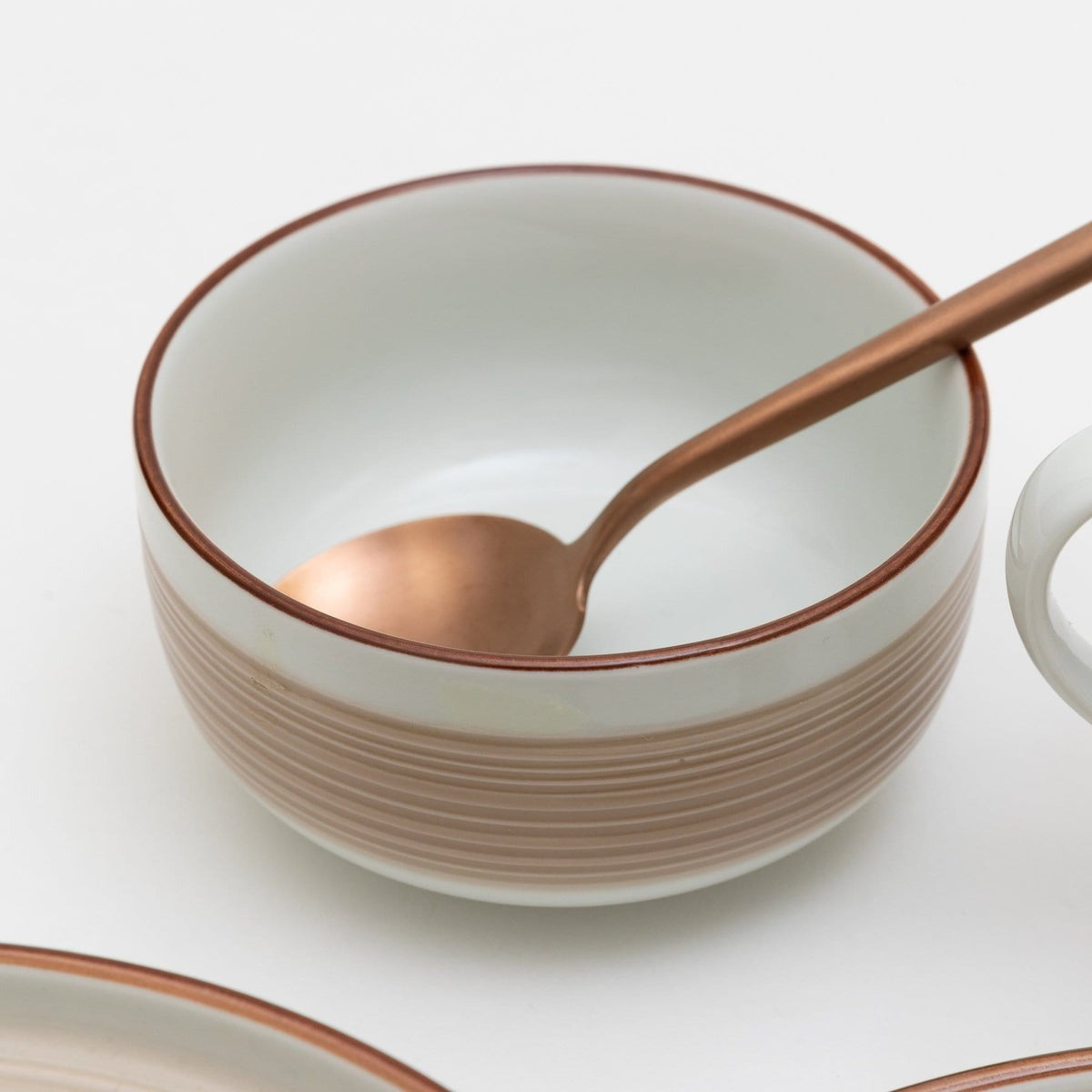 Luxurious Rose Gold Dinnerware Set