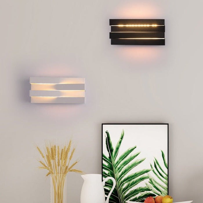 Zig-zag LED Outdoor Light