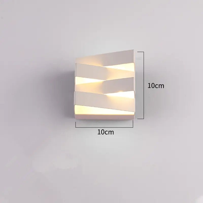 Zig-zag LED Outdoor Light