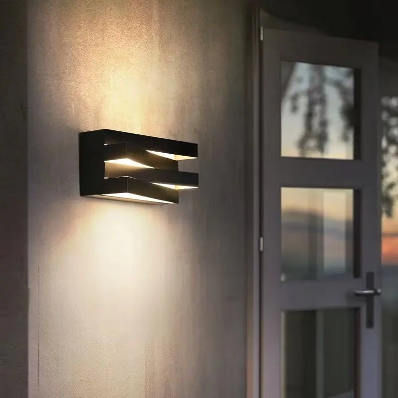 Zig-zag LED Outdoor Light