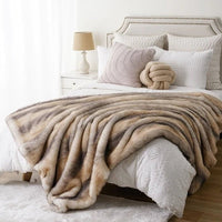 Luxurious Faux-Fur Blanket Throw