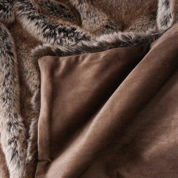 Luxurious Faux-Fur Blanket Throw