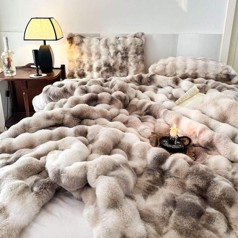 Luxurious Rabbit Faux-Fur Blanket Throw