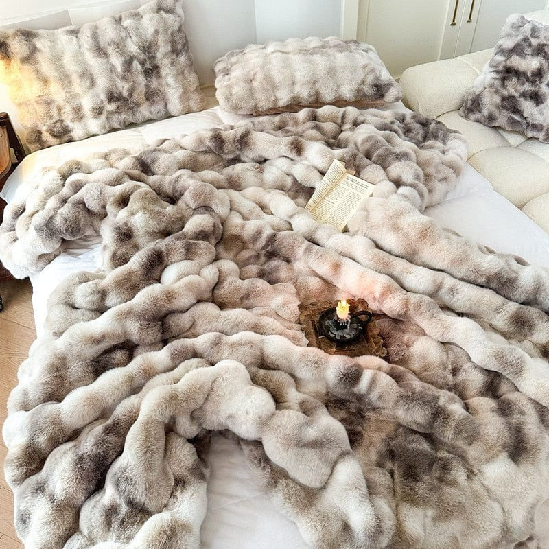 Luxurious Rabbit Faux-Fur Blanket Throw