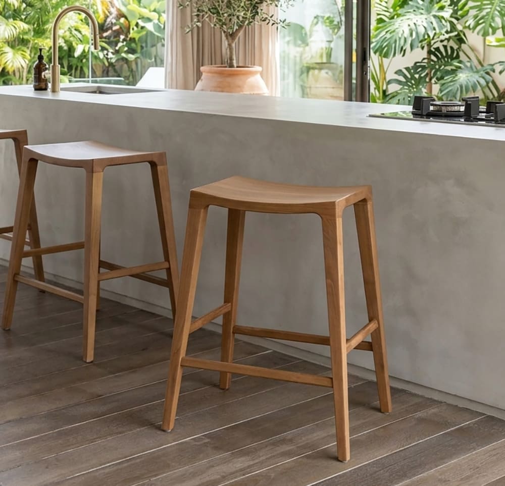 Organic solid wood backless bar stool with ergonomic curved seat