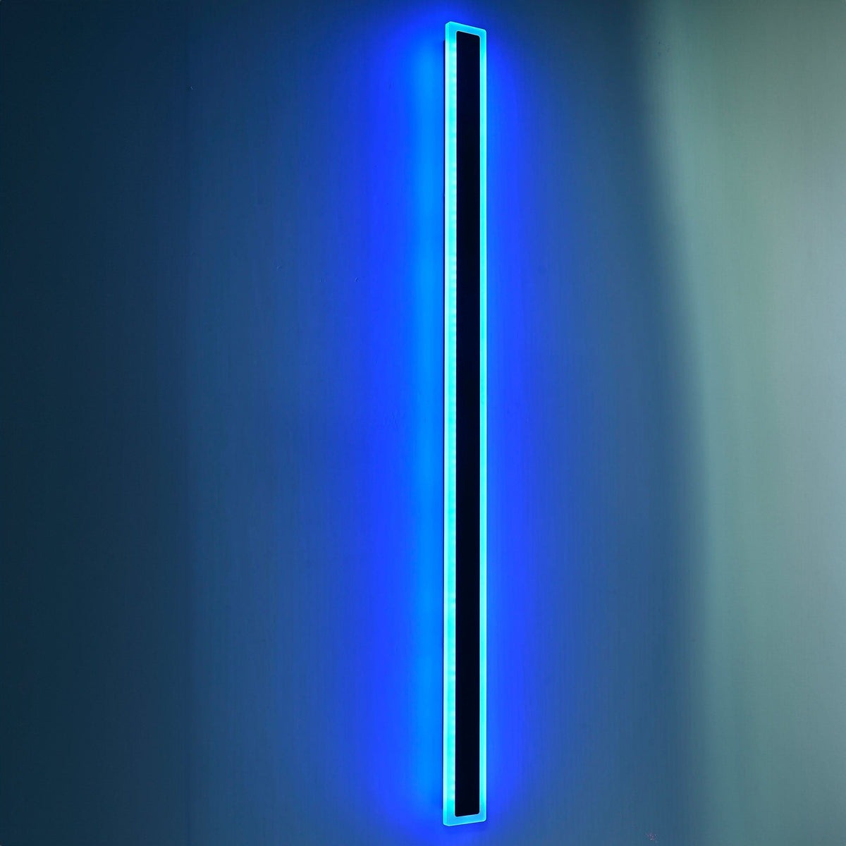 De slanke wandlamp