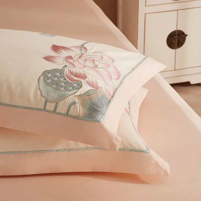 Elegant Pink Lotus Duvet Cover Set