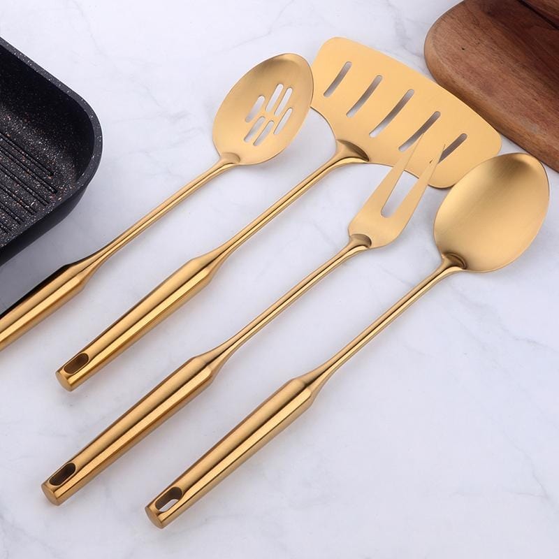 Elegant Moscow Cooking Set