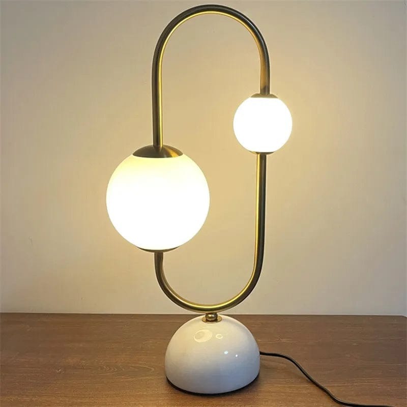 Elegante nordische Tischlampe