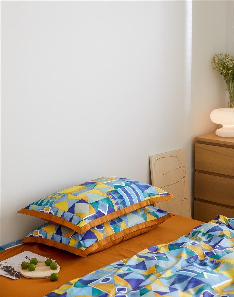 Unique Shape-Patterned Duvet Cover Set