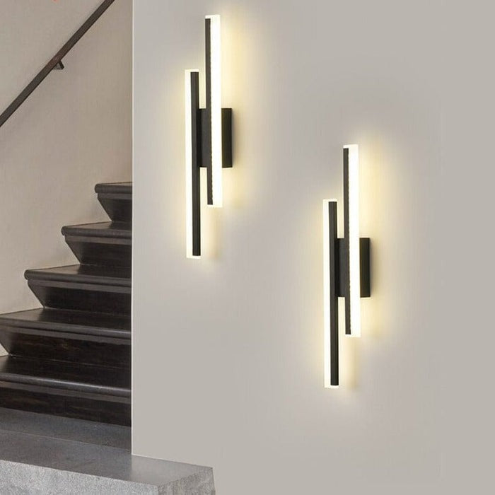 Minimalist Lined Wall Light