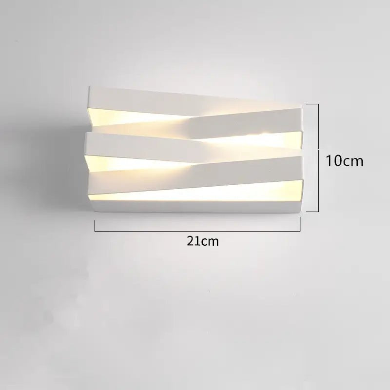 Zig-zag LED Outdoor Light